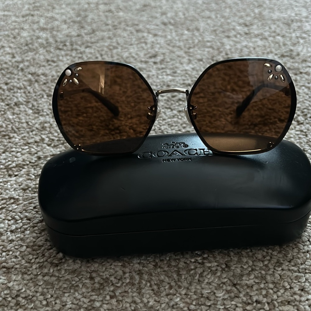 Coach vintage style big lense sunglasses